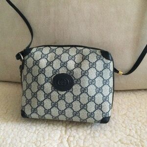 GUCCI  True Vintage / Classic ❤️ Luxury SHOULDER BAG PURSE * AUTHENTIC {Pretty}